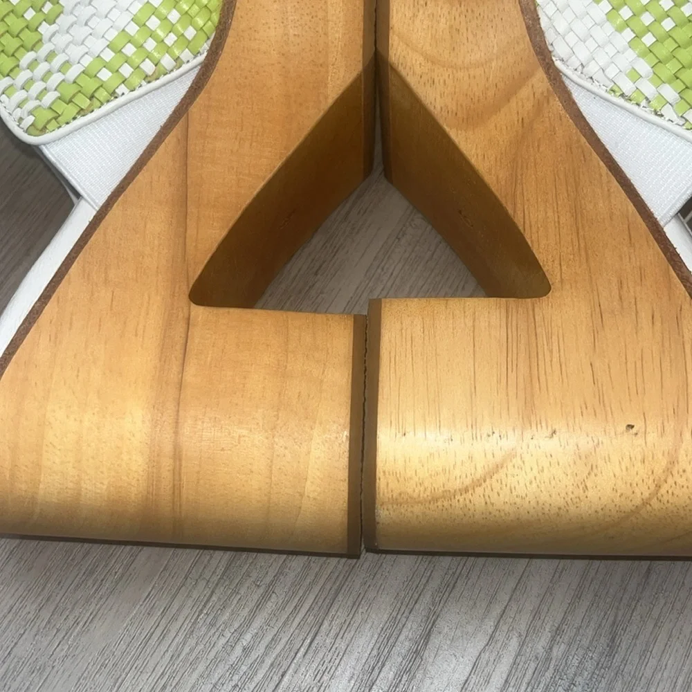 Charlotte Stone - Picture 8 of 10